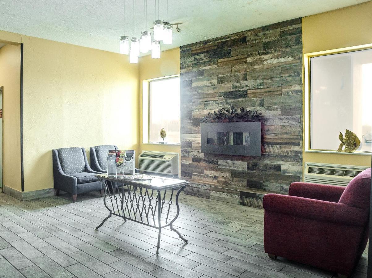 Super 8 By Wyndham Indianapolis South Motel Exterior photo